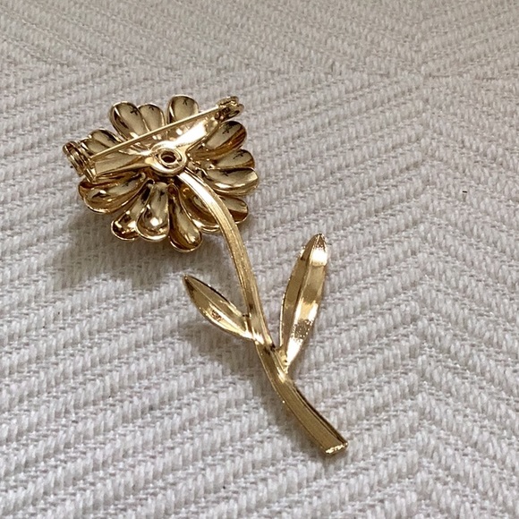 Gold Flower Brooch - Picture 4 of 6